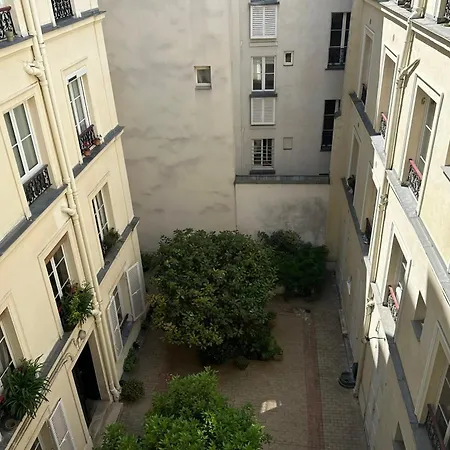 Spacious In Montmartre
